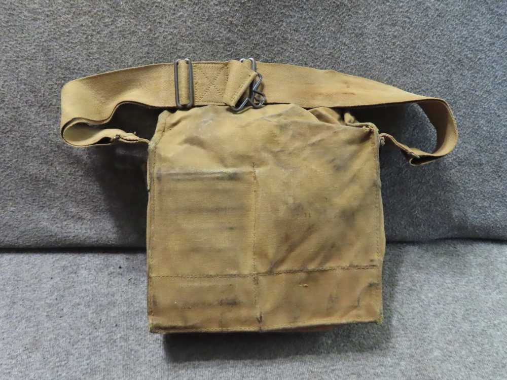 WWI US ARMY GAS MASK WITH CARRIER THAT HAS NAME AND UNIT ON THE FRONT-img-12