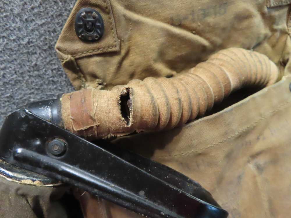 WWI US ARMY GAS MASK WITH CARRIER THAT HAS NAME AND UNIT ON THE FRONT-img-5
