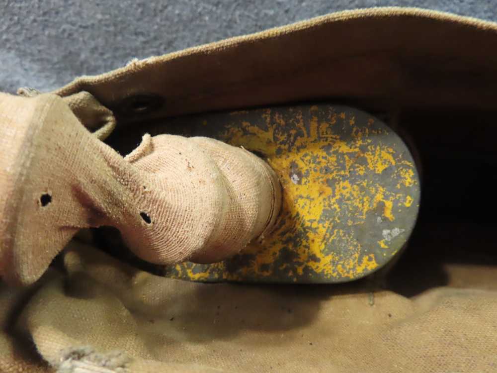 WWI US ARMY GAS MASK WITH CARRIER THAT HAS NAME AND UNIT ON THE FRONT-img-6