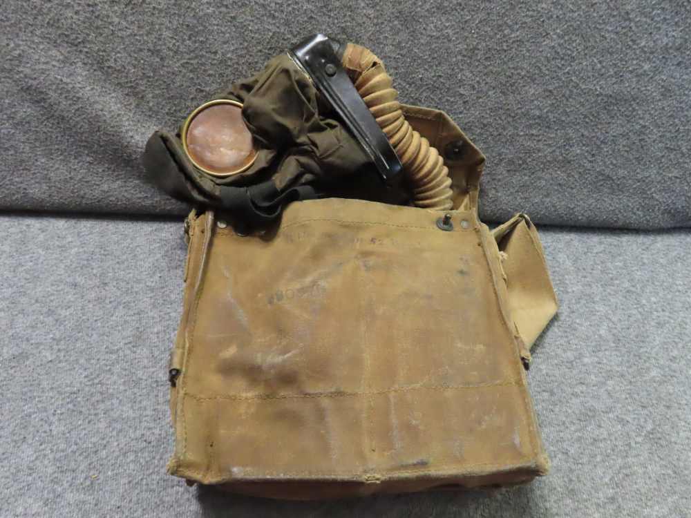 WWI US ARMY GAS MASK WITH CARRIER THAT HAS NAME AND UNIT ON THE FRONT-img-0