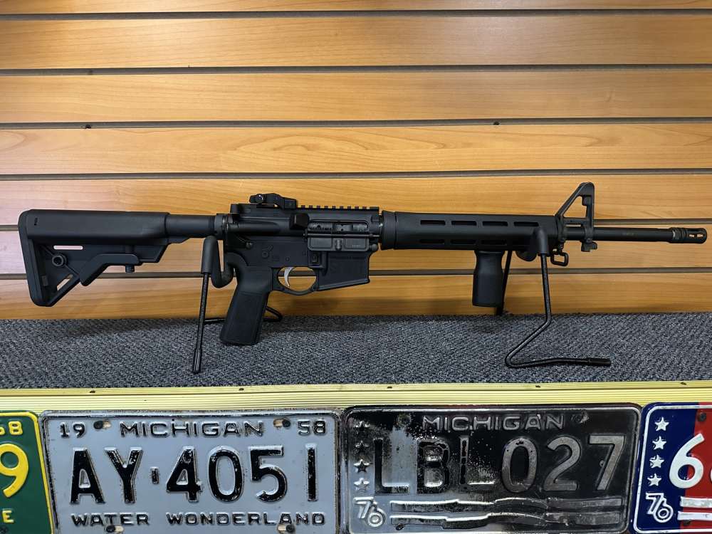 Springfield Saint AR-15 16" 5.56 NATO -img-4