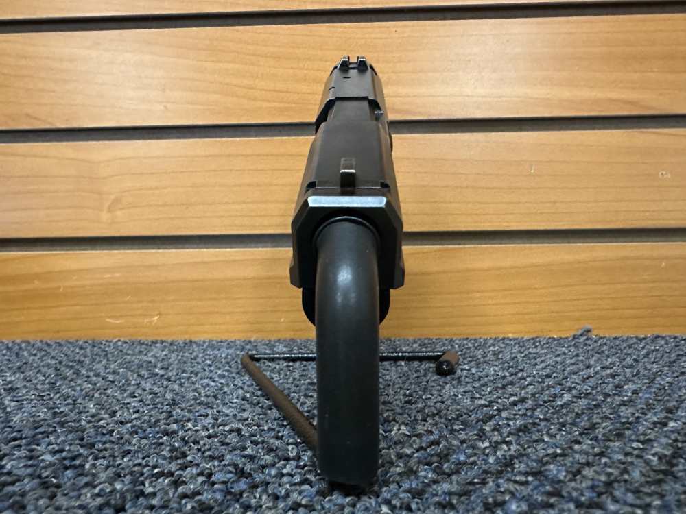 Heckler & Koch USP45 Compact 3.78" Barrel w/ Case & 2 (8) Rd Mags-img-4