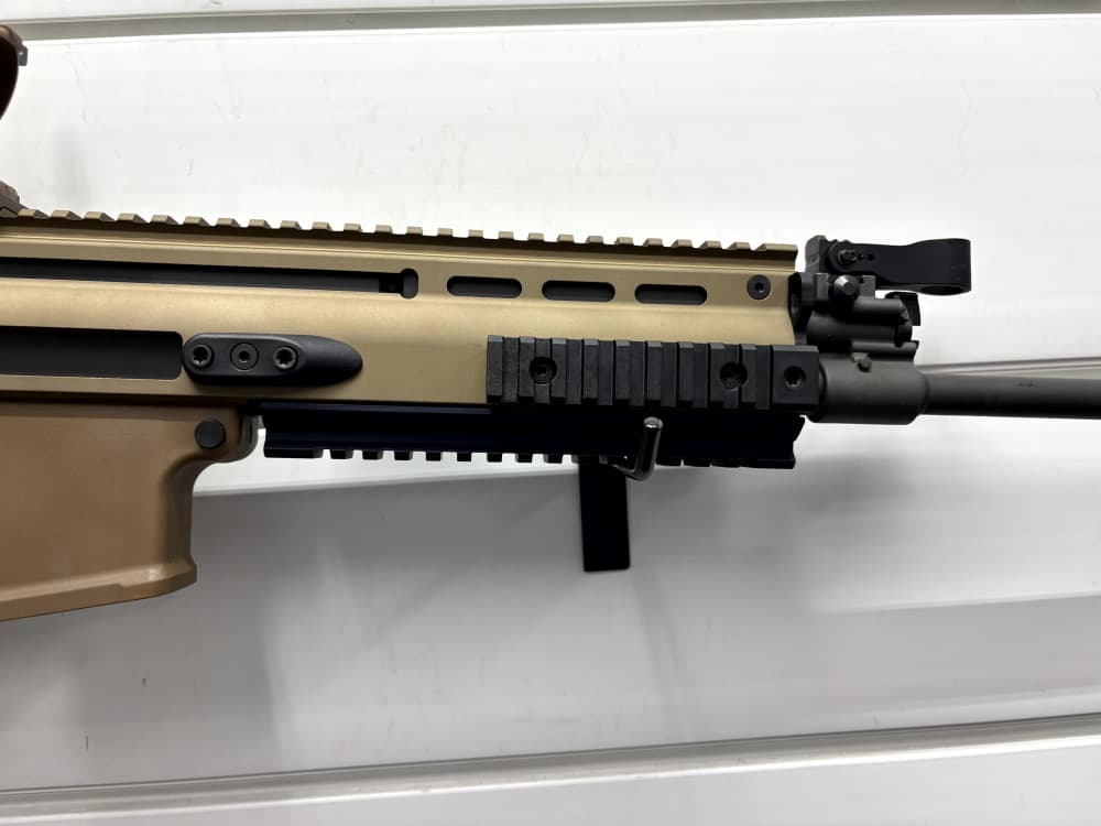 FN SCAR with Trijicon ACOG and Trijicon red dot, rails and brake VG Cond.-img-8