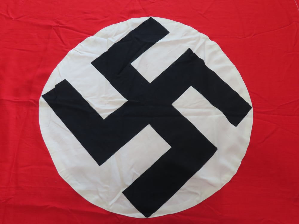 WWII GERMAN VEHICLE FLAG WITH GROMMETS IN ALL 4 CORNERS-img-5