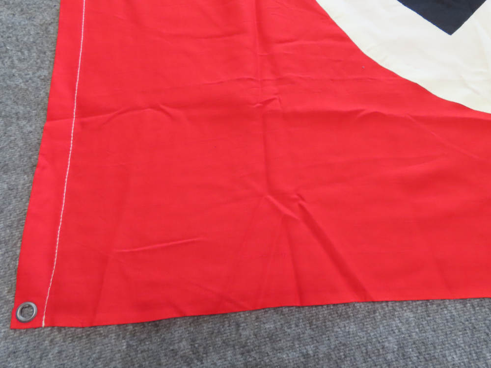 WWII GERMAN VEHICLE FLAG WITH GROMMETS IN ALL 4 CORNERS-img-3