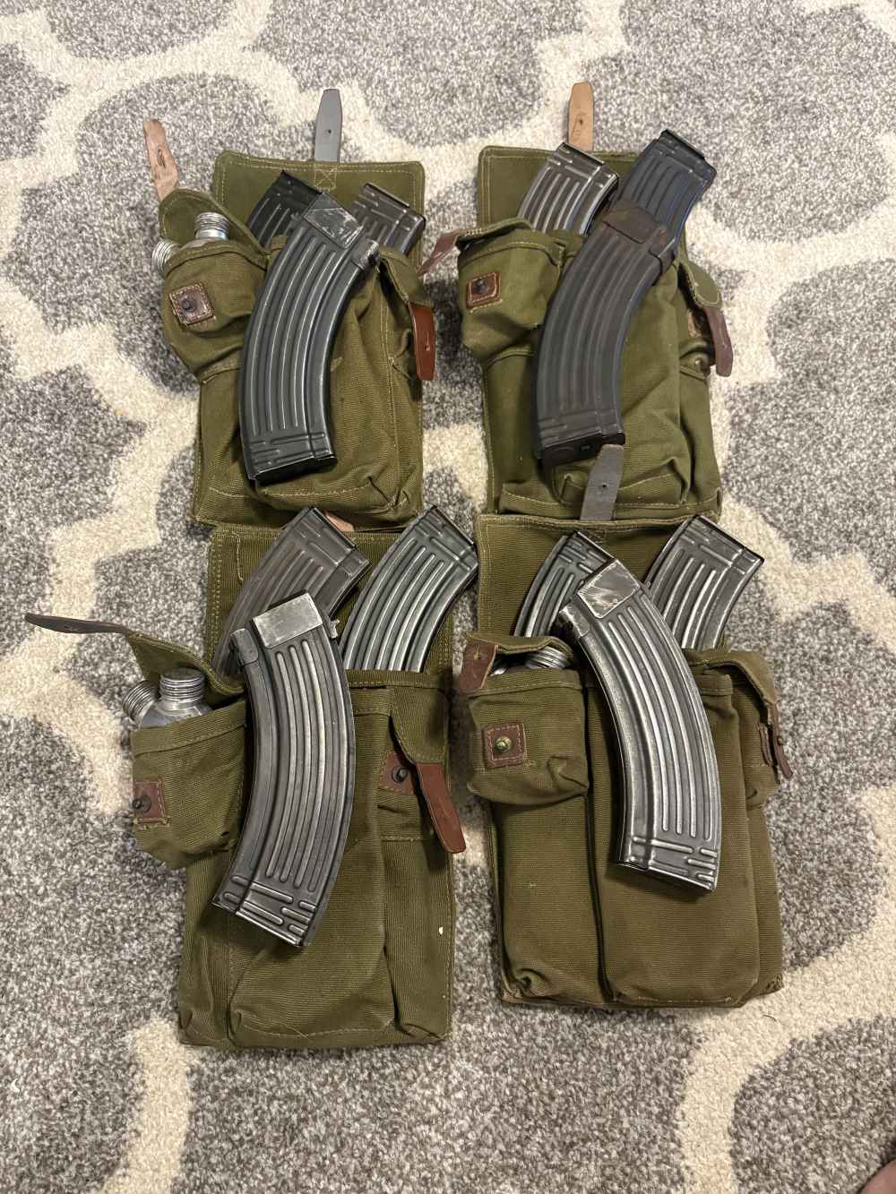 12x lot of Romanian Military Surplus Mags 7.62x39 30 rd w/ pouch & Oilers-img-0