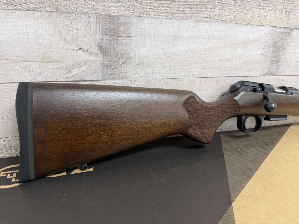 CZ 457 VARMINT 17 HMR 20.5" THREADED BARREL RARE BRAND NEW 02408-img-1