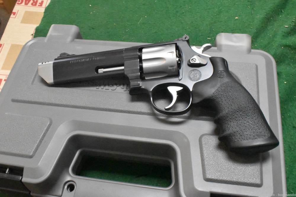 Smith and Wesson 627  V comp Performance Center LNIB-img-1