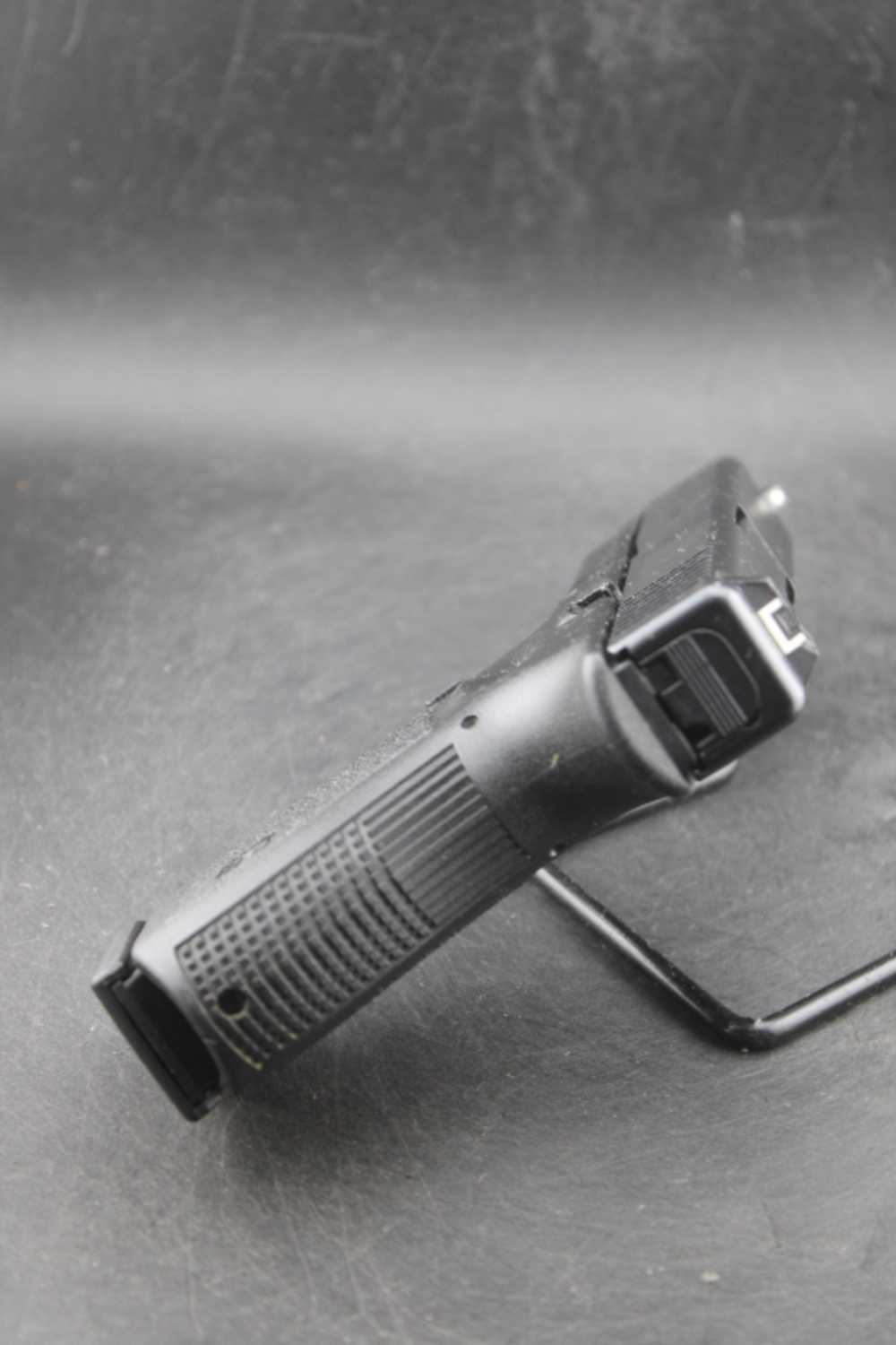 Glock 23 Gen 3 .40S&W Item P-473-img-9