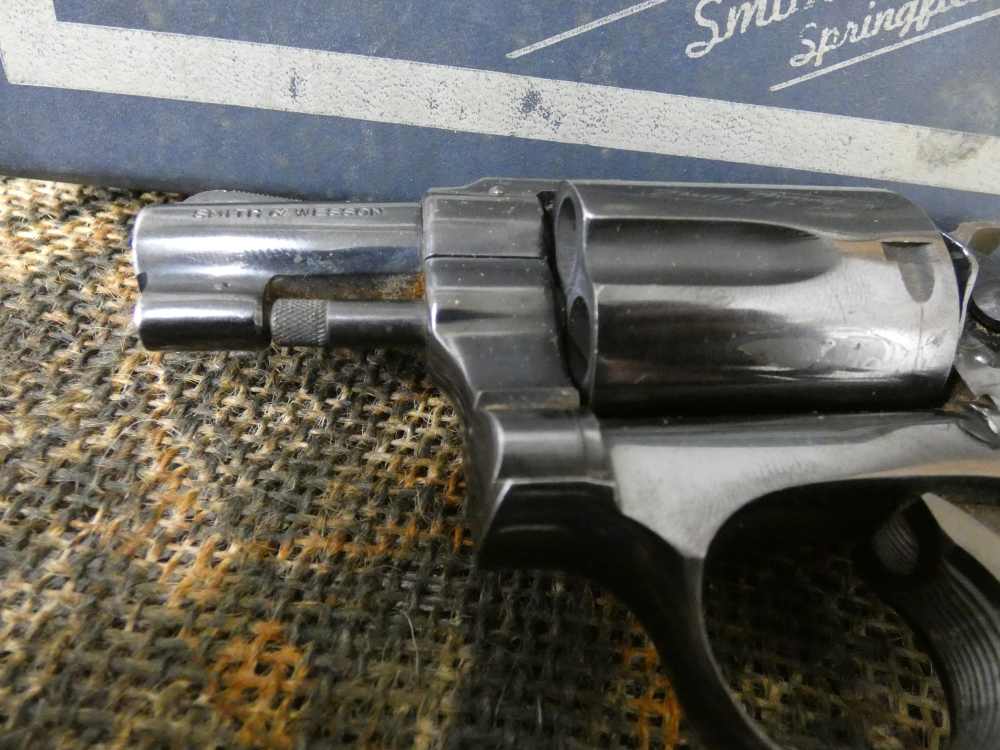 Smith & Wesson Model 36 38 spcl w/orignal box and cleaning kit-img-5