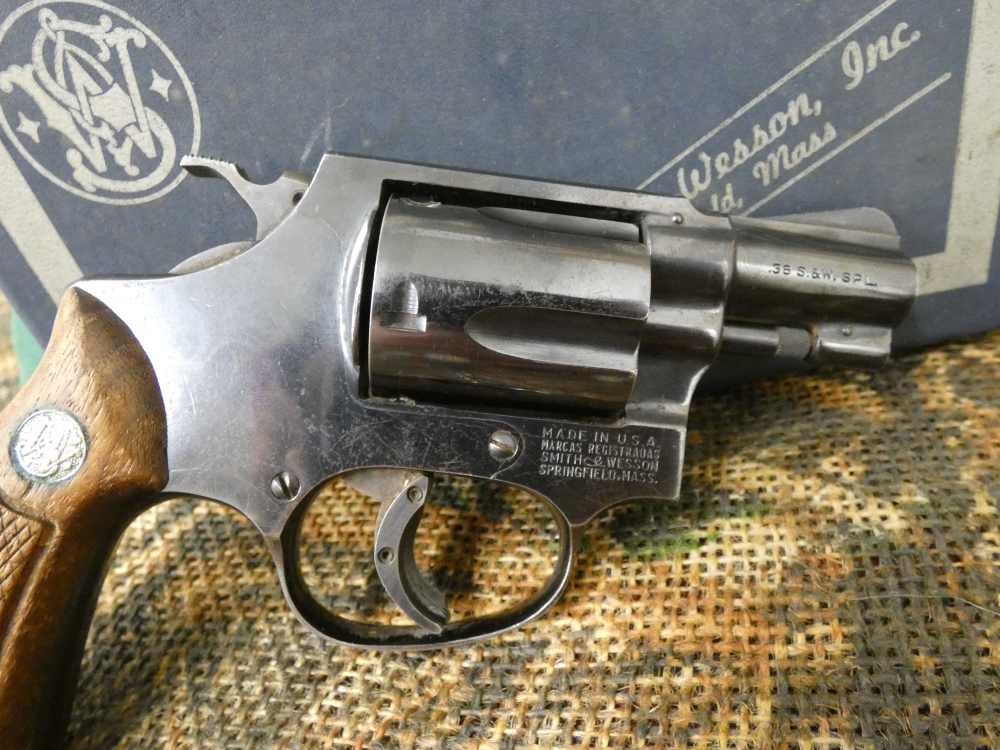 Smith & Wesson Model 36 38 spcl w/orignal box and cleaning kit-img-7