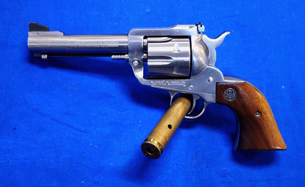CLASSIC RUGER NEW MODEL BLACKHAWK .357 MAG 4.62" STAINLESS-img-1