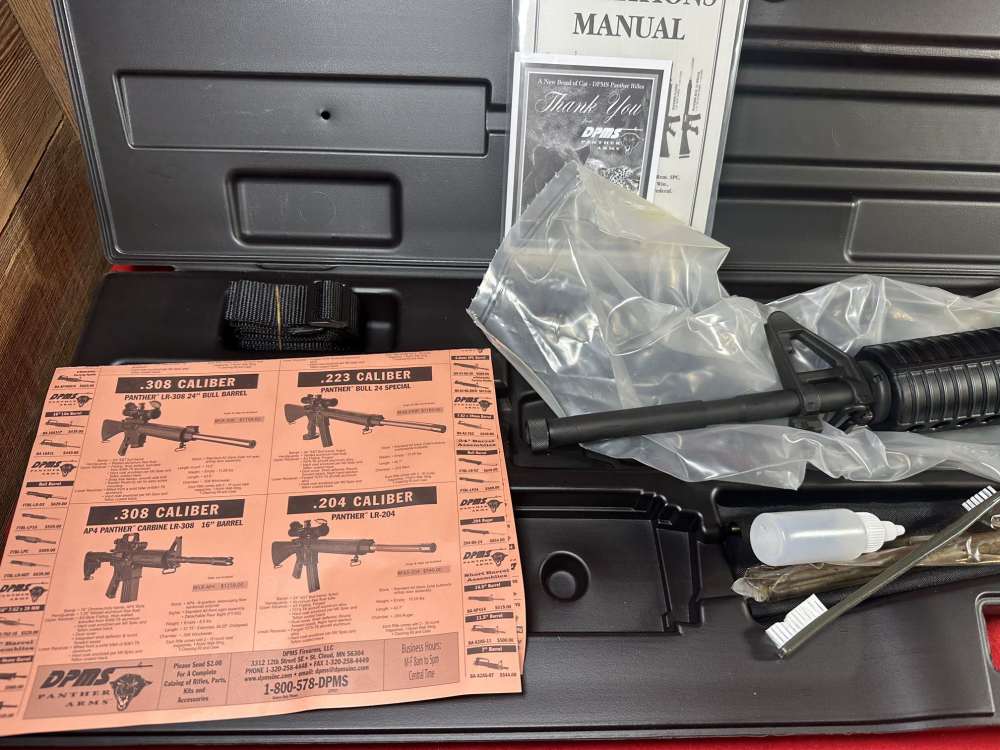 DPMS Panther Arms AR15 AR A-15 16" 223-5.56mm Rifle in Case MINT-img-1
