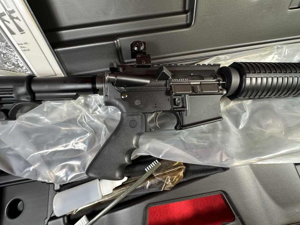 DPMS Panther Arms AR15 AR A-15 16" 223-5.56mm Rifle in Case MINT-img-6
