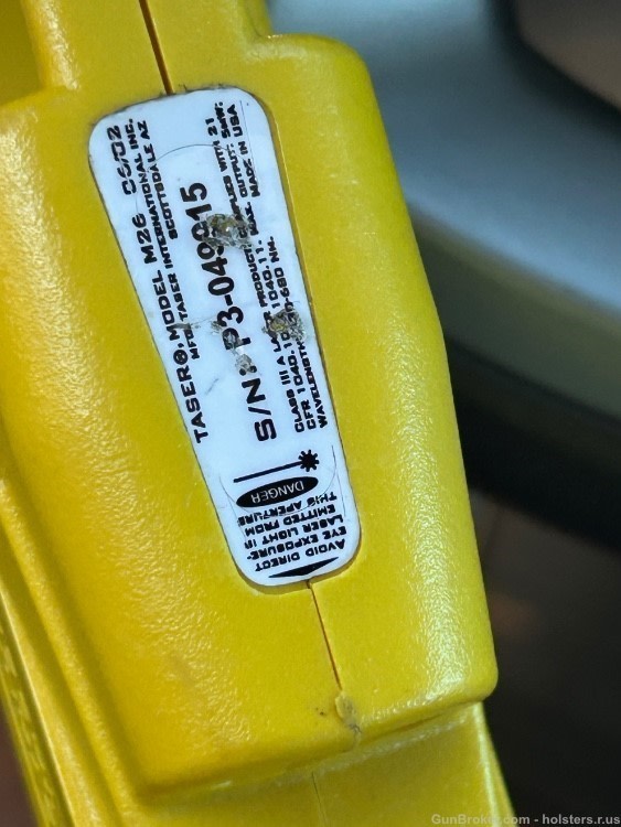 M26 taser yellow, with battery cartridge -img-2