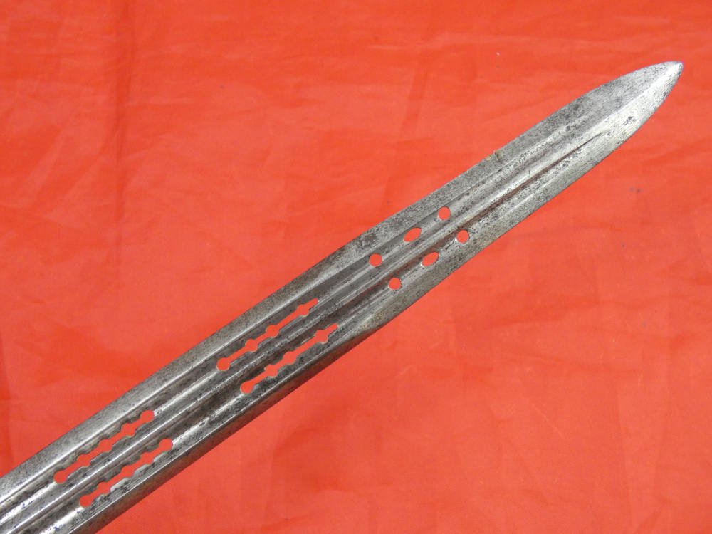ANTIQUE 16 / 17 CENTURY EUROPEAN PARRYING DAGGER SILVER ENCRUSTATION sword-img-19