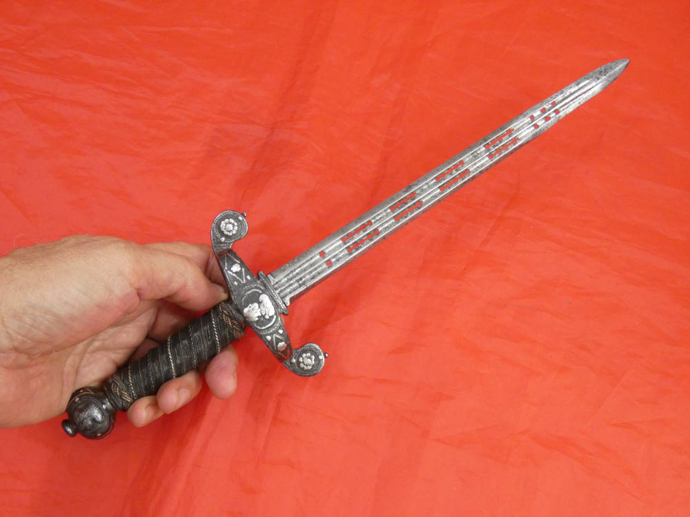ANTIQUE 16 / 17 CENTURY EUROPEAN PARRYING DAGGER SILVER ENCRUSTATION sword-img-25