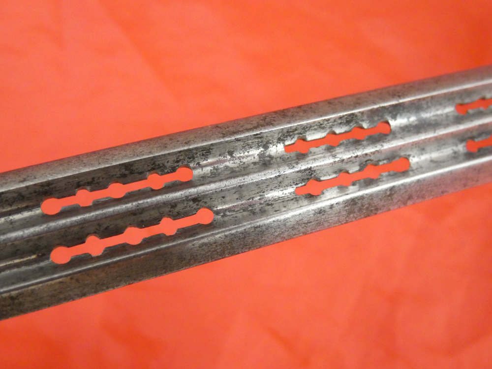 ANTIQUE 16 / 17 CENTURY EUROPEAN PARRYING DAGGER SILVER ENCRUSTATION sword-img-23