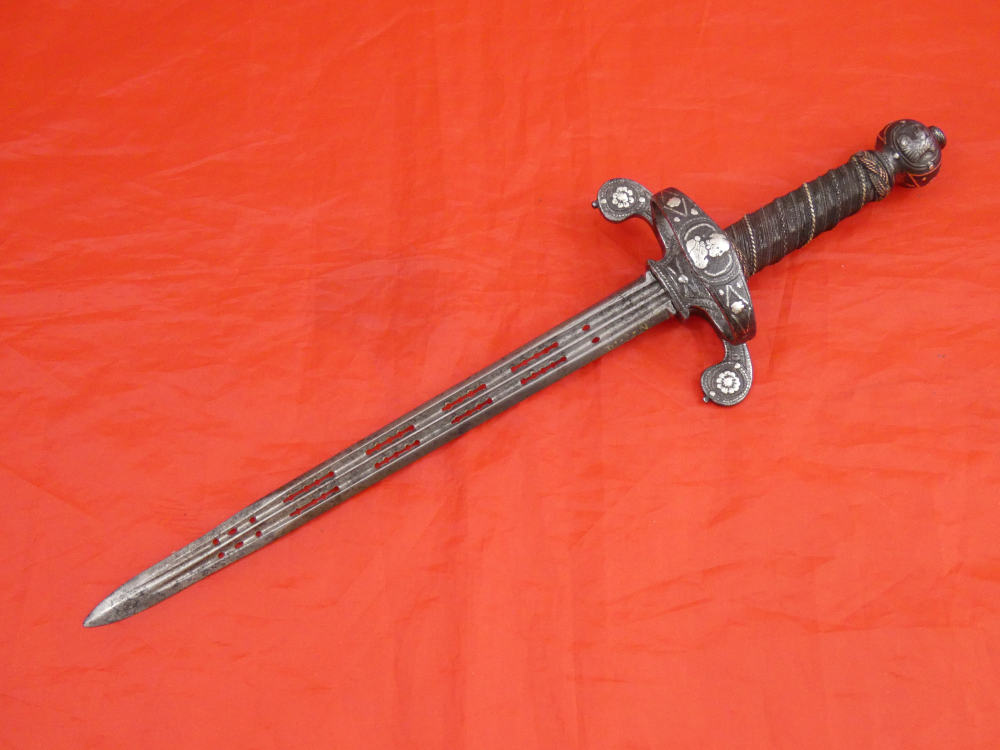 ANTIQUE 16 / 17 CENTURY EUROPEAN PARRYING DAGGER SILVER ENCRUSTATION sword-img-0