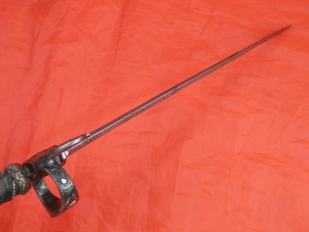 ANTIQUE 16 / 17 CENTURY EUROPEAN PARRYING DAGGER SILVER ENCRUSTATION sword-img-24