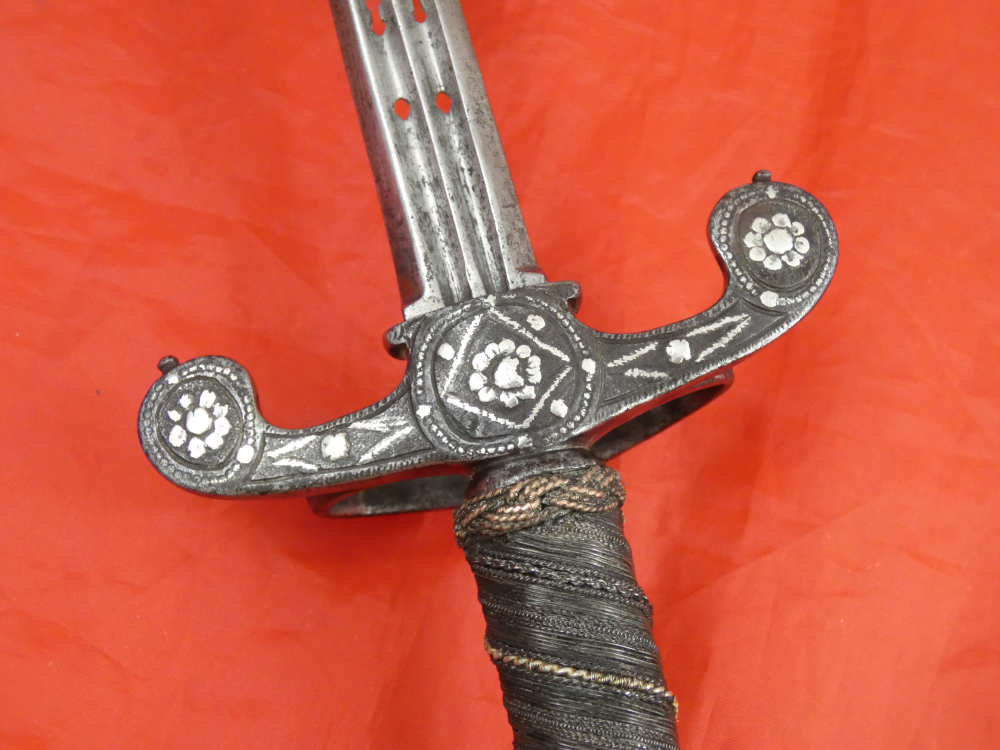 ANTIQUE 16 / 17 CENTURY EUROPEAN PARRYING DAGGER SILVER ENCRUSTATION sword-img-17