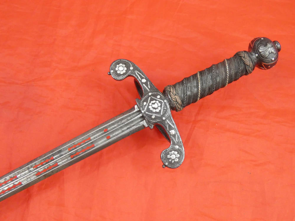 ANTIQUE 16 / 17 CENTURY EUROPEAN PARRYING DAGGER SILVER ENCRUSTATION sword-img-4