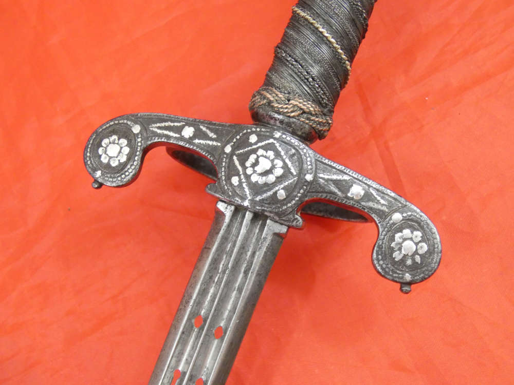 ANTIQUE 16 / 17 CENTURY EUROPEAN PARRYING DAGGER SILVER ENCRUSTATION sword-img-5
