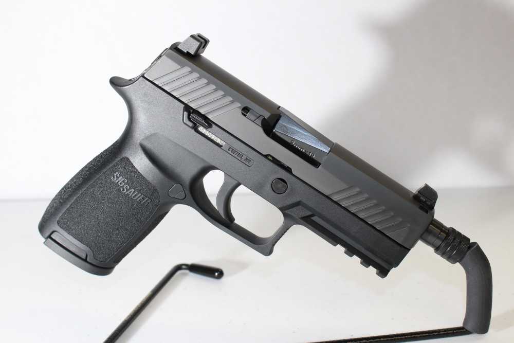 Sig P320 w/threaded barrel, 9x19mm, New old stock-img-1