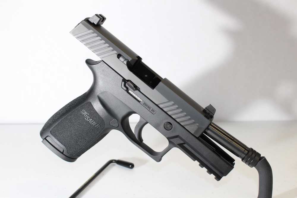 Sig P320 w/threaded barrel, 9x19mm, New old stock-img-2