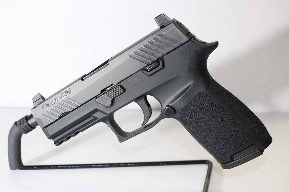 Sig P320 w/threaded barrel, 9x19mm, New old stock-img-0