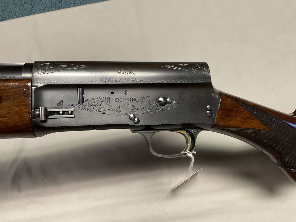 Browning A5 16ga “Sweet Sixteen”  Made in 1959, Semi automatic -img-11