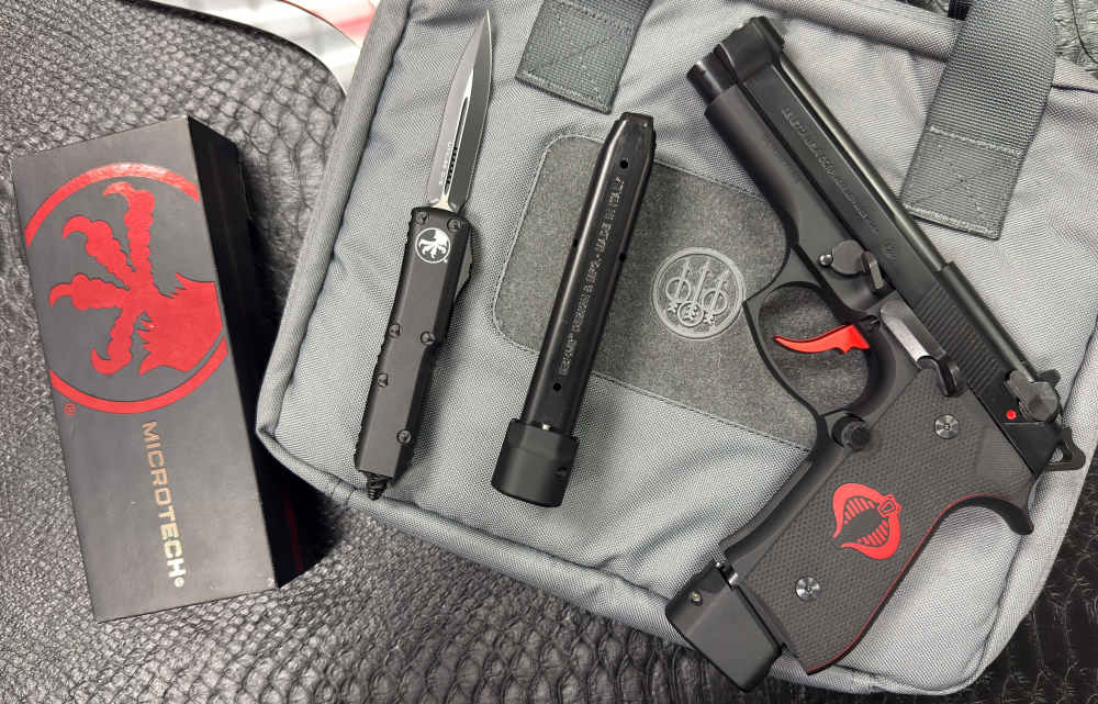 GI Joe / Cobra Commander Beretta 92 Custom 9mm Pistol & Microtech Knife Set-img-2