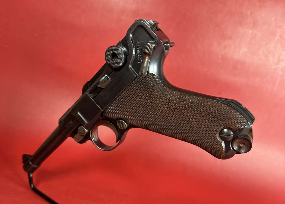 German DWM Luger Pistol P08 .30 Luger. 2 mags Tool. All Matching. Excellent-img-1