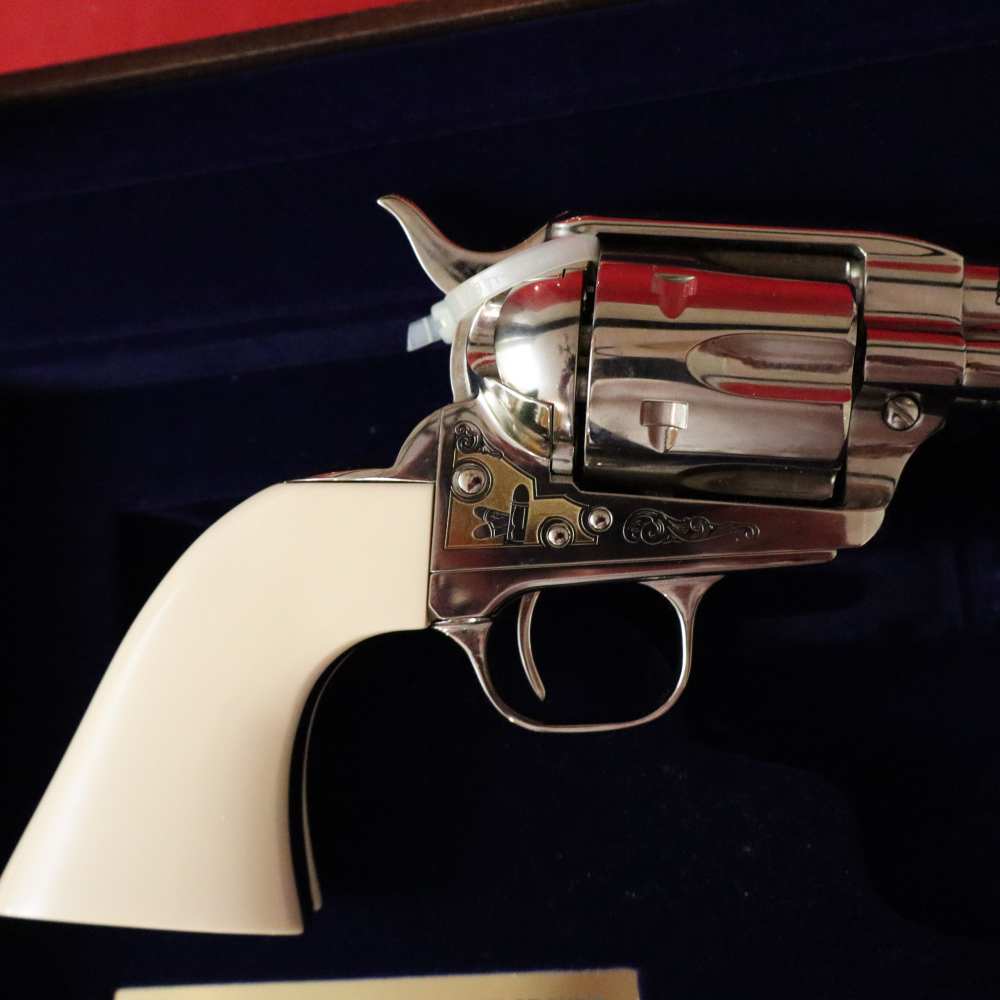 America Remembers (THE LONE RANGER) Clayton Moore Tribute 45 Colt-img-6