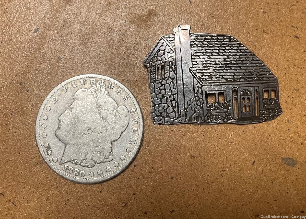 Vintage Rock Cabin Sterling Silver Broach Pin-img-0