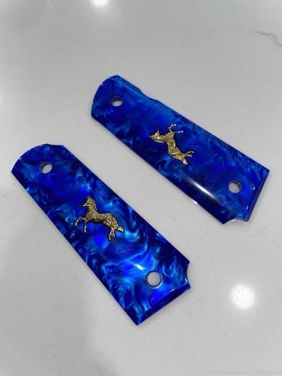 COLT 1911 ROYAL BLUE AND GOLD ACRYLIC GRIPS-img-1