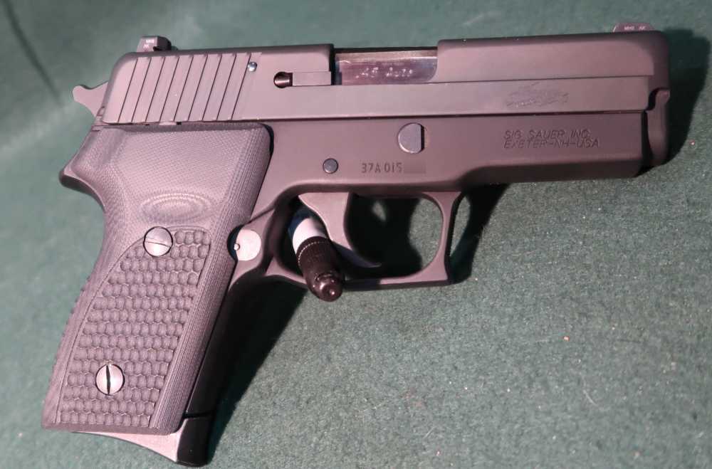 SIG SAUER P-220 COMPACT 45 ACP 6+1 CAPACITY, SIG CUSTOM-SHOP SAS-img-2