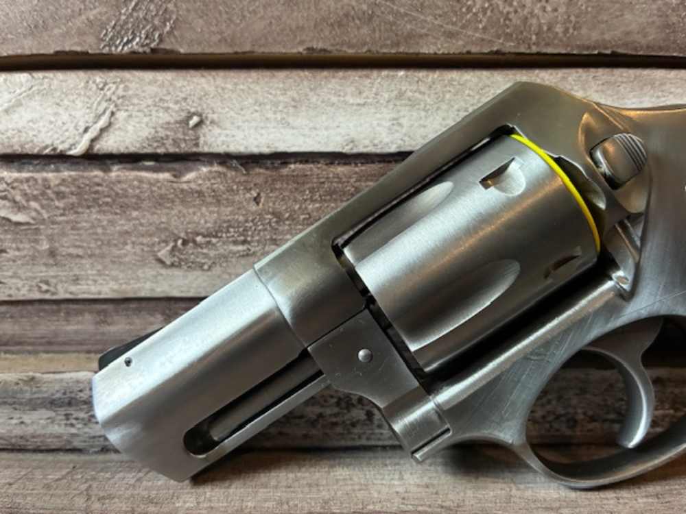 NIB RUGER SP101 357MAG 2-1/4 SS FS DAO 5720 RUBBER 357 Magnum | 38 SPL-img-11