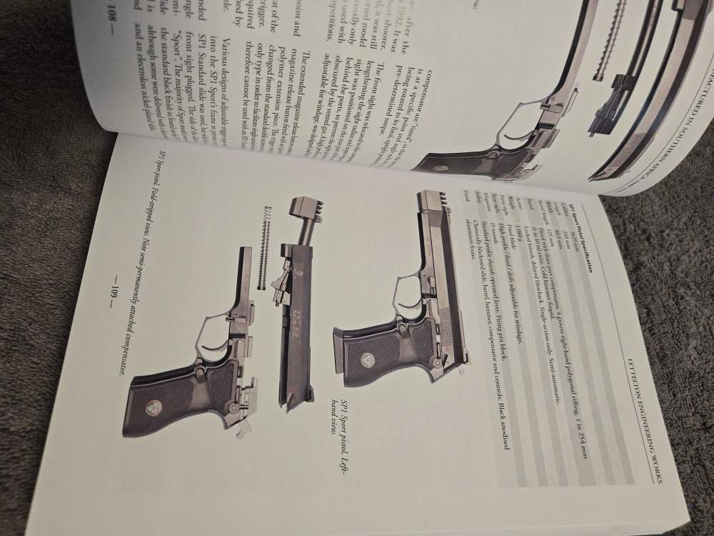 R1 fal Rhodesia R4 South African etc Collector's must have book-img-3