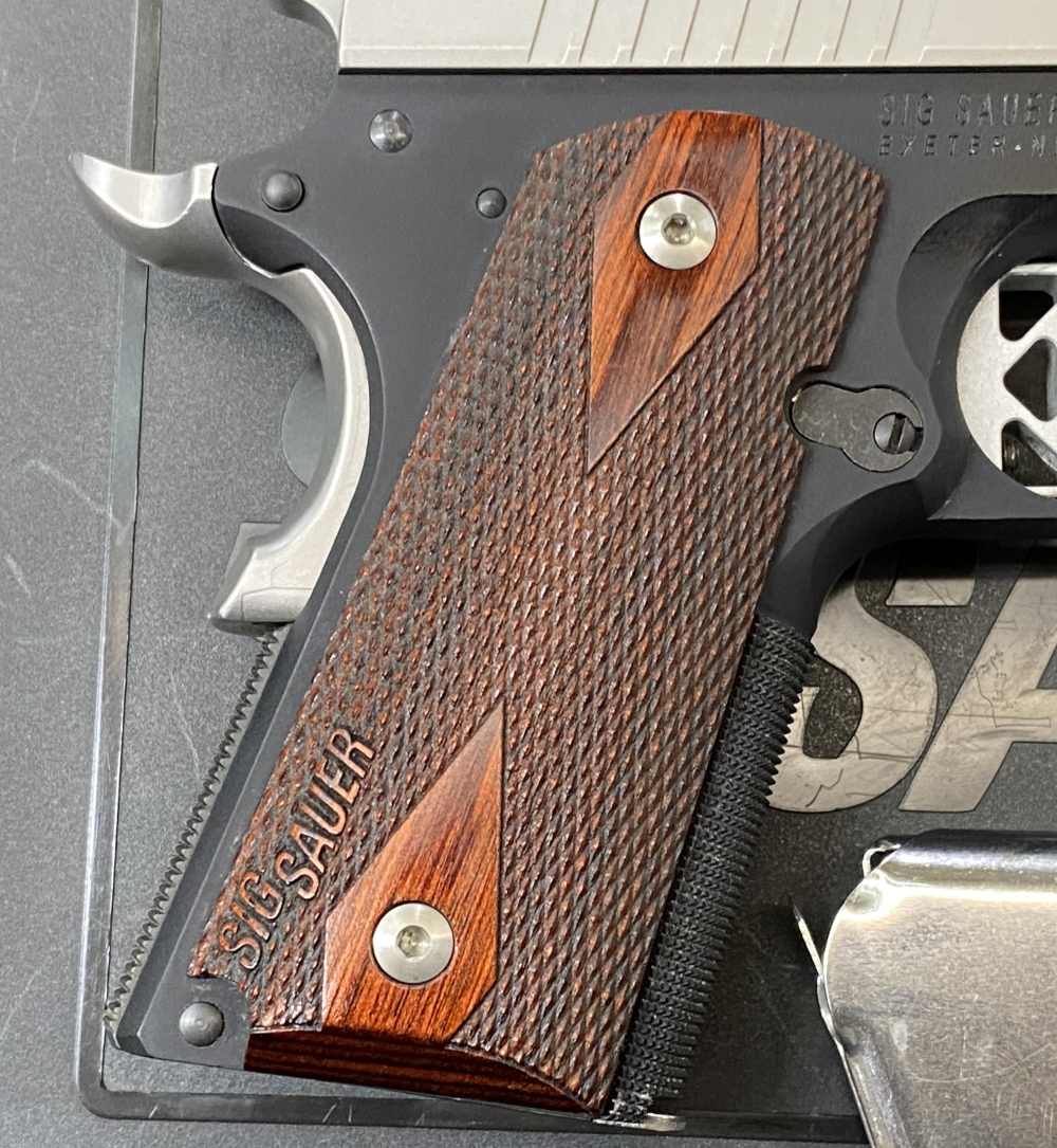 USED LIKE NEW Sig Sauer 1911 Ultra Comp 45 ACP w/ 3.3" Brl and 2-7 Rnd Mags-img-3