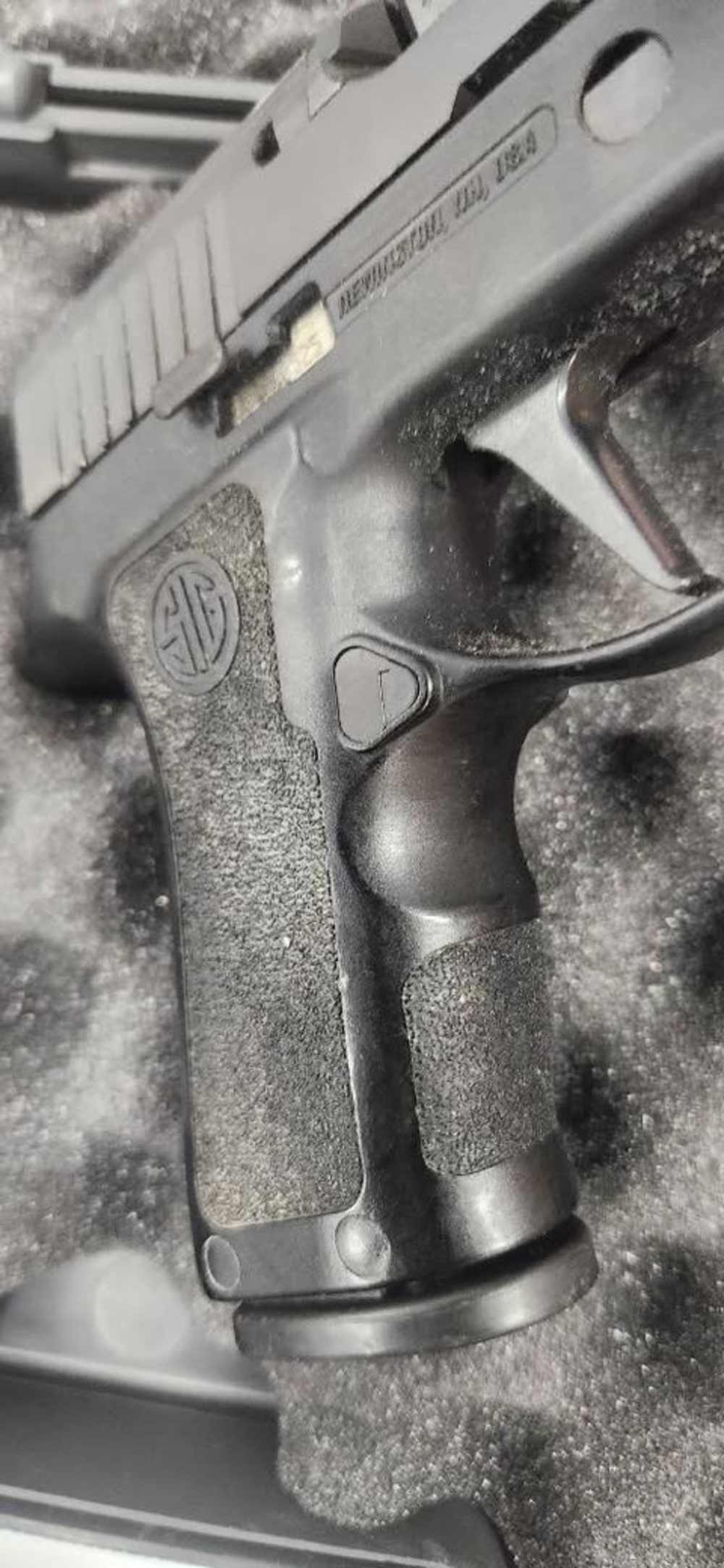 Pre Owned: Sig Sauer P320 Compact 9mm Semi Auto Pistol -img-8