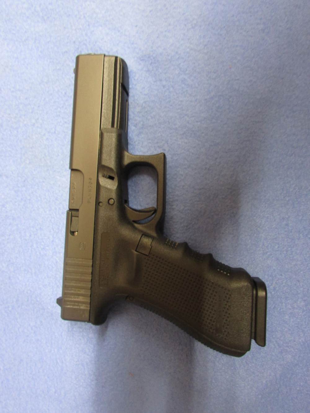GLOCK MODEL 22 GEN 4 40 S&W-img-3