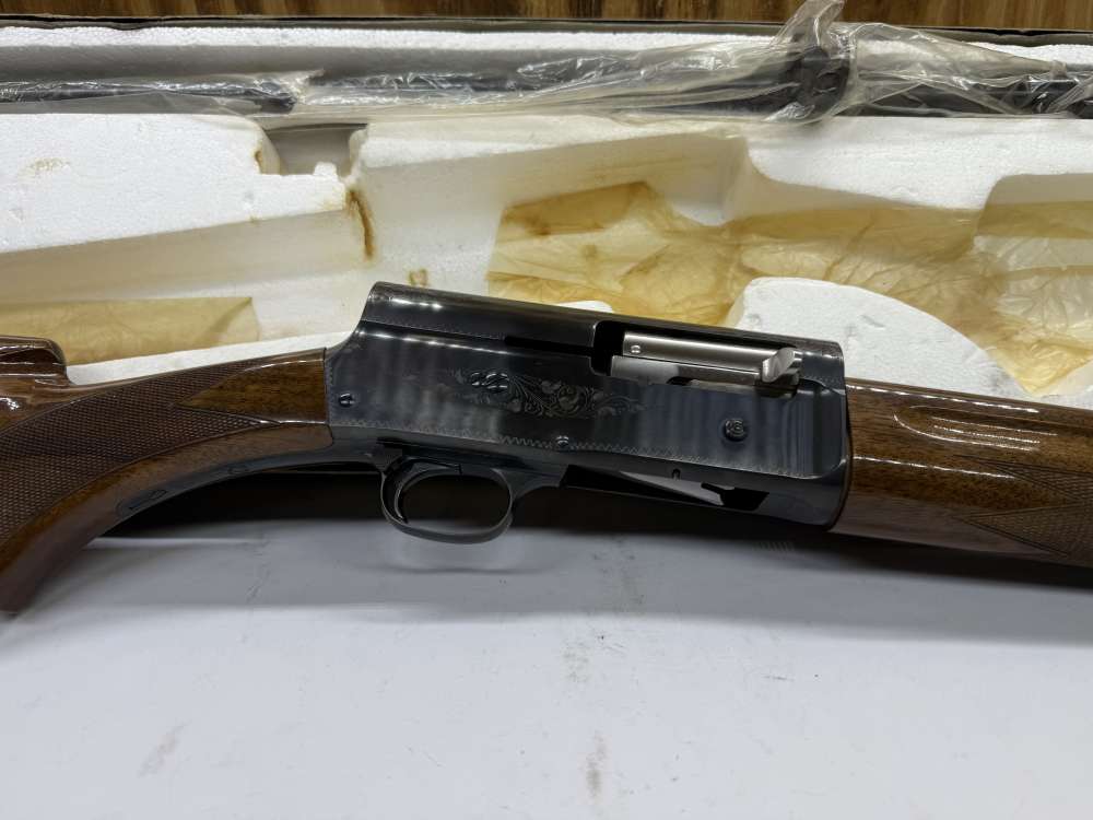 BROWNING A5 MAGNUM TWELVE 12 GAUGE W/ ORIGINAL BOX-img-5