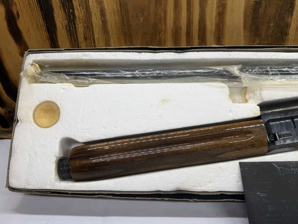 BROWNING A5 MAGNUM TWELVE 12 GAUGE W/ ORIGINAL BOX-img-1