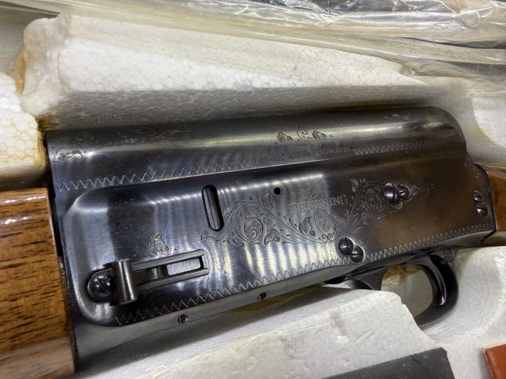 BROWNING A5 MAGNUM TWELVE 12 GAUGE W/ ORIGINAL BOX-img-4