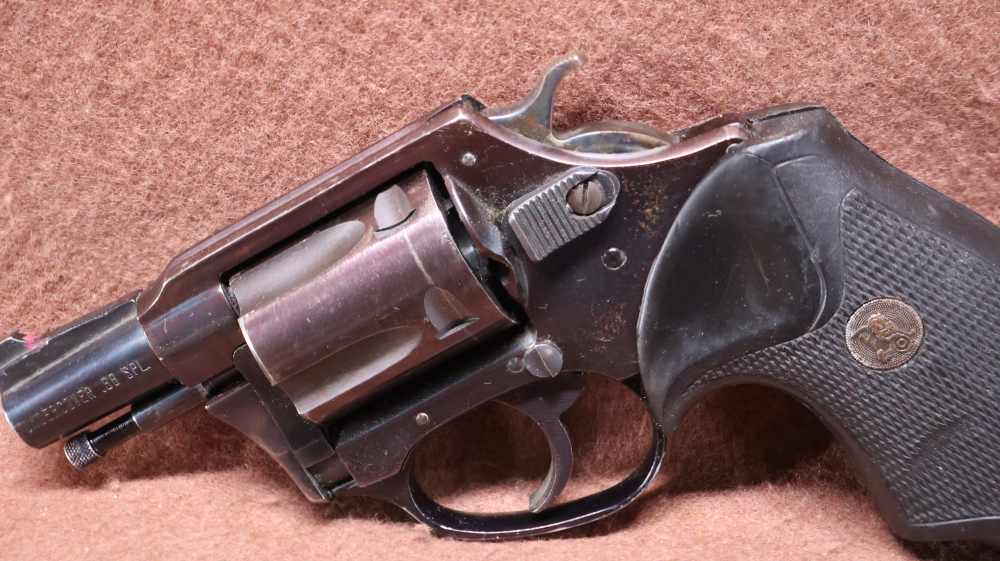 Charter Arms Undercover 38 SPL 5 Shot DA/SA 1.875" BRL VG Bore-img-9