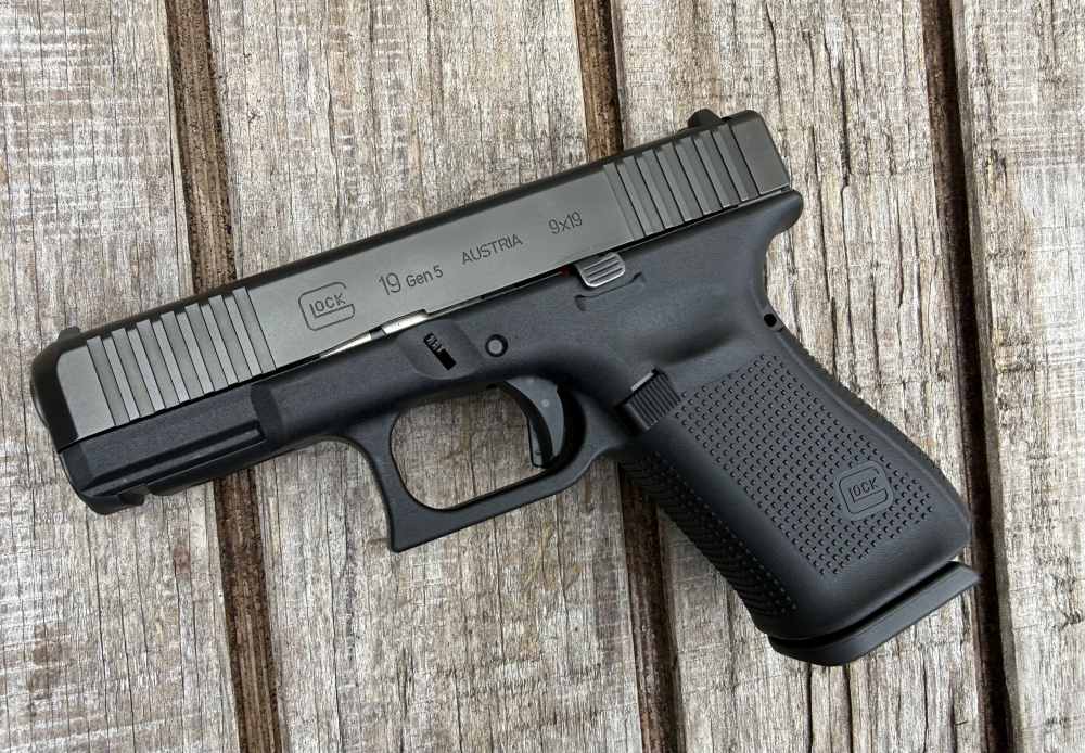 Glock 19 Gen5 9mm 4" LNIB 1¢ No Reserve Gen 5-img-2