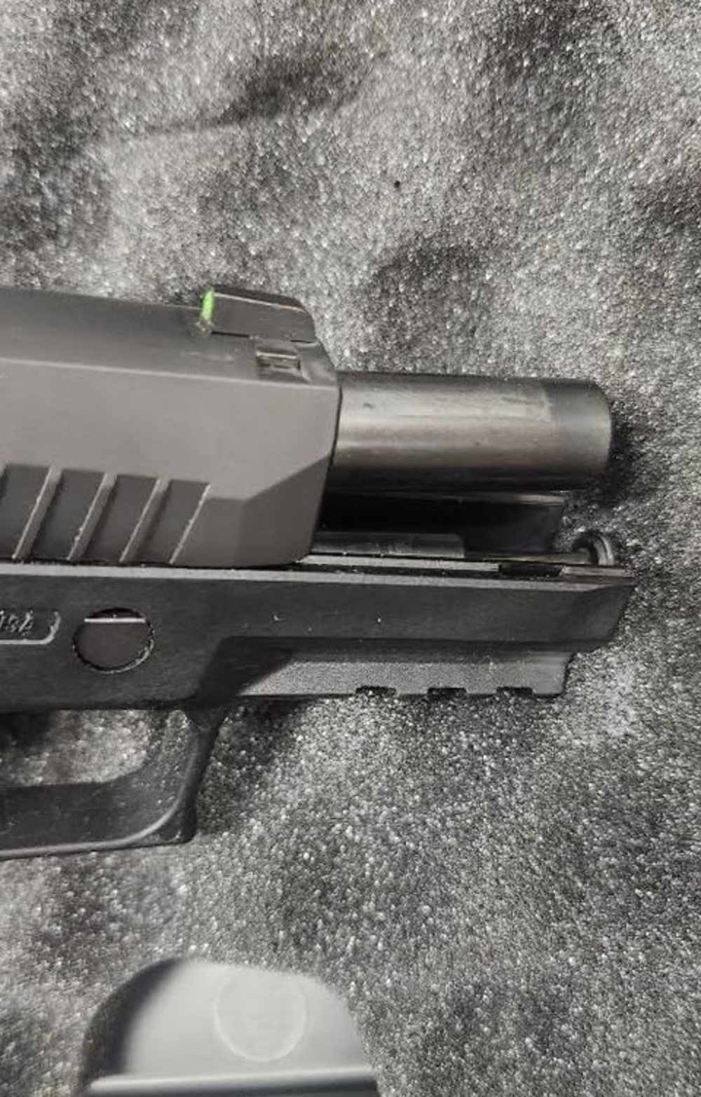 Pre Owned: Sig Sauer P320 Compact 9mm Semi - Auto Pistol-img-3