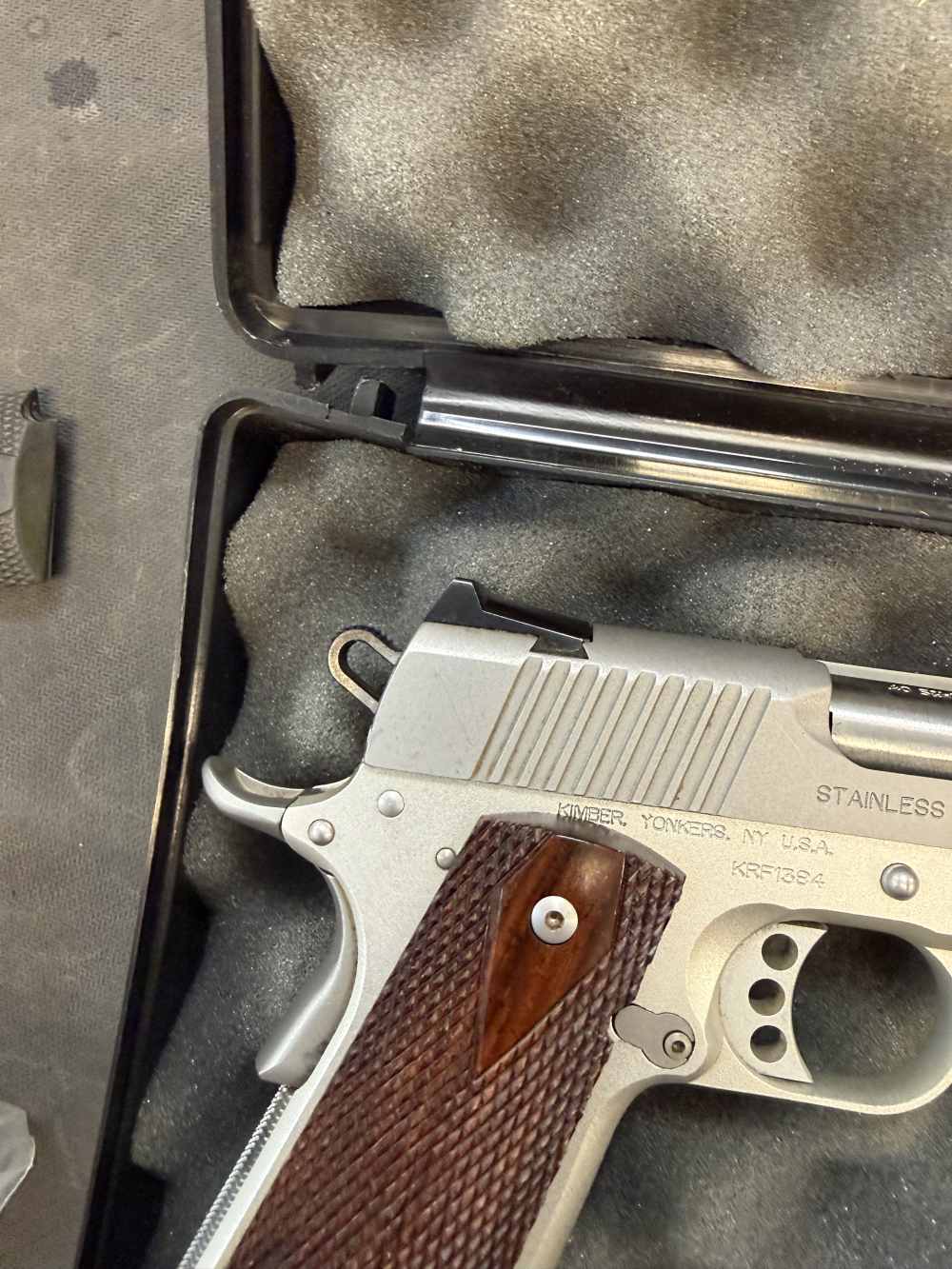 Rare Kimber Stainless Pro Carry .40 S&W with Extra Magazine and Grips!-img-10