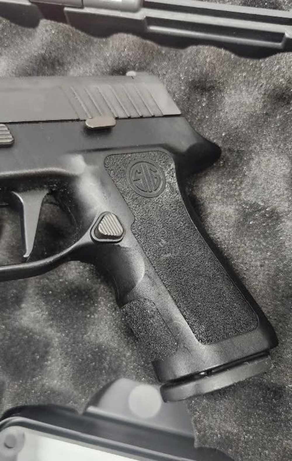 Pre Owned: Sig Sauer P320 Compact 9mm Semi Auto Pistol-img-9